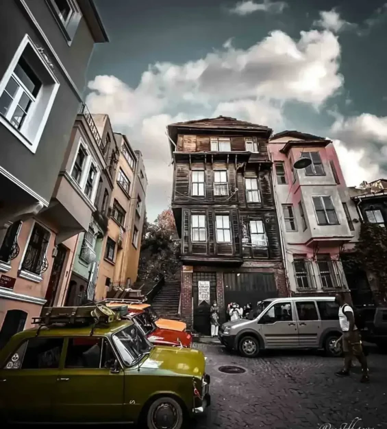 Renkli Balat evleri ve tarihi atmosferde sokak manzarası _by fotoloji
