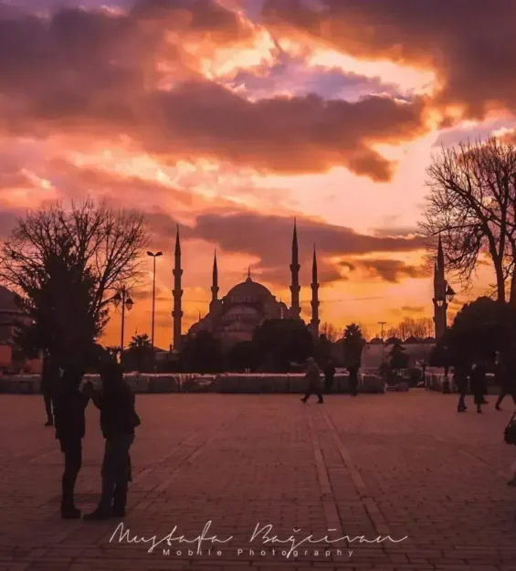 Gün batımında İstanbul'un tarihi silüeti _by fotoloji