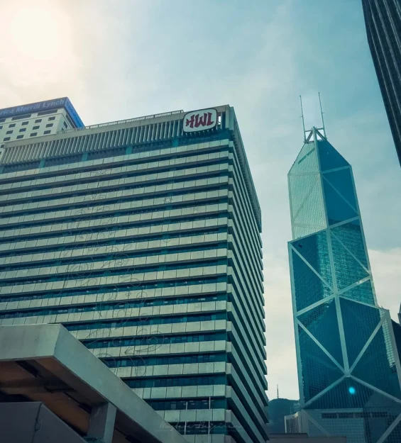 Hong Kong bulut manzarası, modern mimariyle çevrili şehir merkezi _by fotoloji