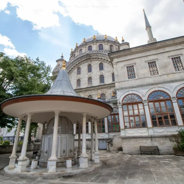 Osmanlı mimarisi: Çeşme ve cami