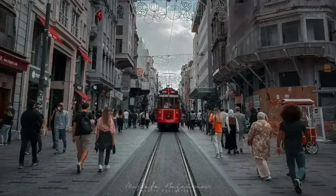 beyoglu istanbulda sadece bir semt ismi degil bir sevda…