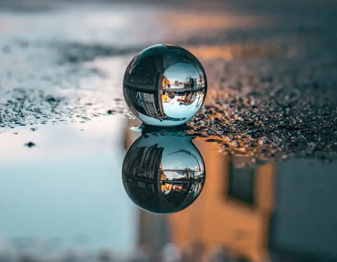 Bir Fotoğrafçı Gibi Görmeyi Nasıl Başarırız? 5 Saros Körfezi'ndeki Erikli kumsalında küçük bir tekne. Üstümüzde fırtınalı bir gökyüzü. _by fotoloji