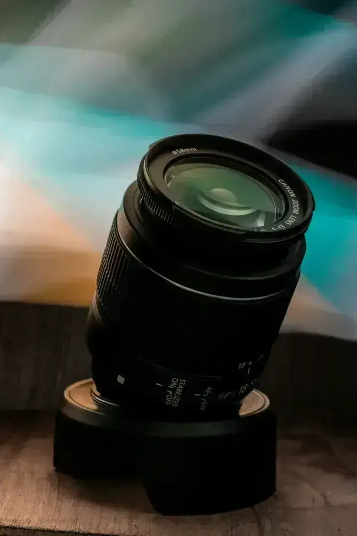 58 mm filtreli Canon kamera lensi, sabitleyici açma/kapama düğmesi
