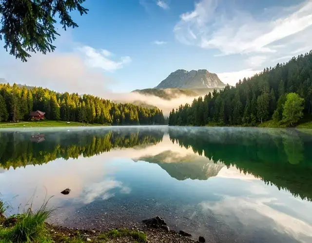 Fotoğrafçılıkta Duygu: Bir Karede Ruh Yakalamak 3 Serene mountain lake reflection