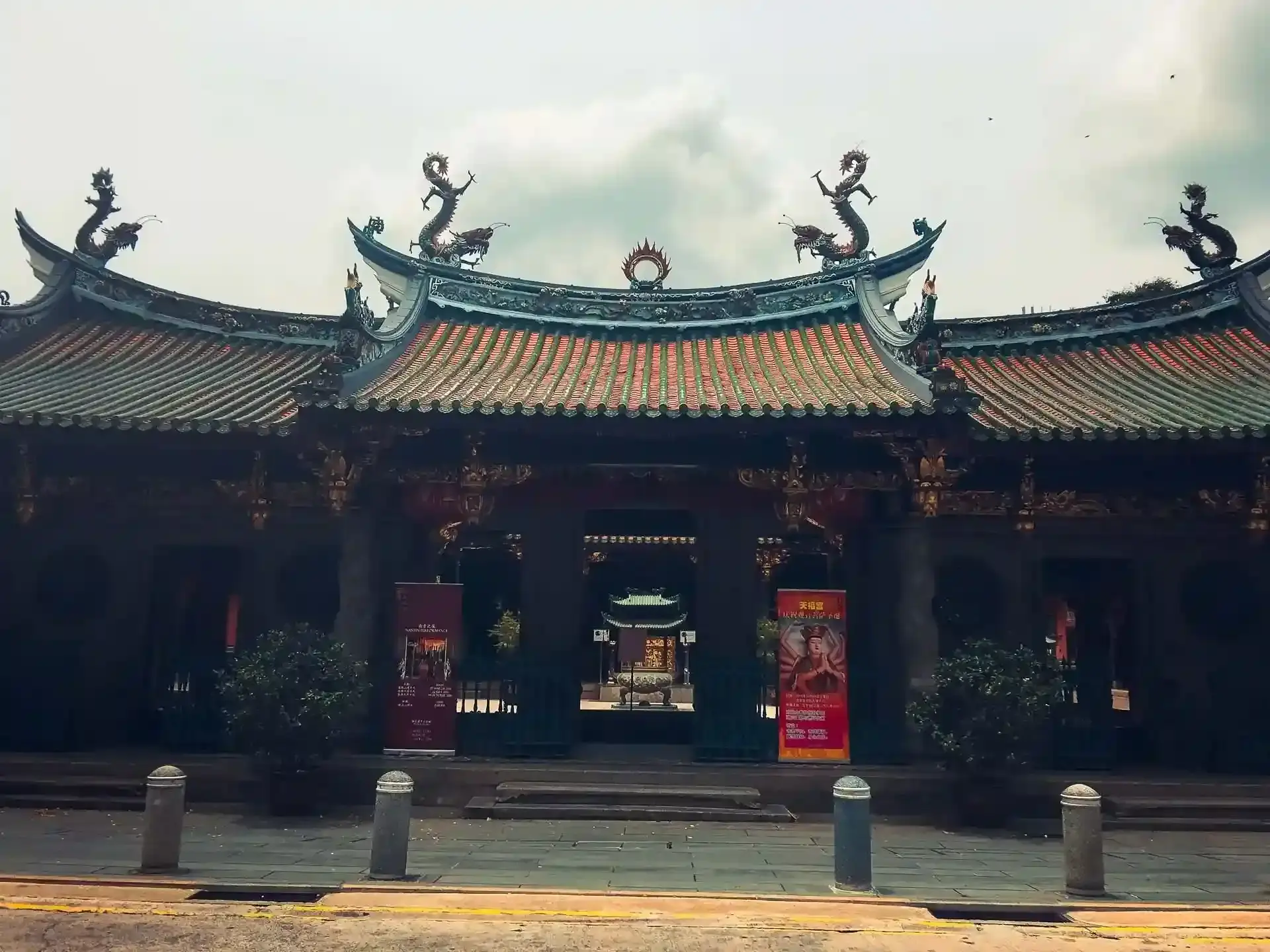 koprude yalnız adam