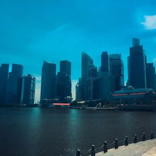 Singapur silüeti ve deniz